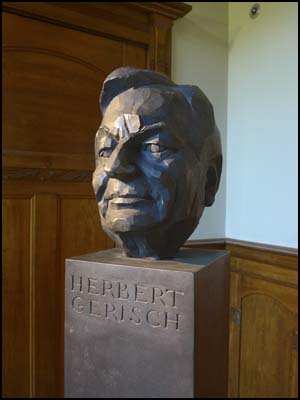 Büste von Herbert Gerisch